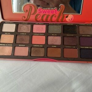 Too faced sweet peach eyeshadow palette